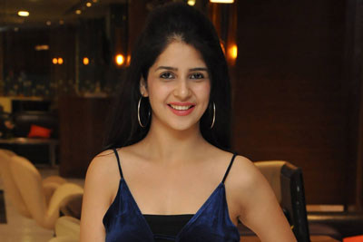 kashish-vohra-interview-stills-for-sapthagiri-llb